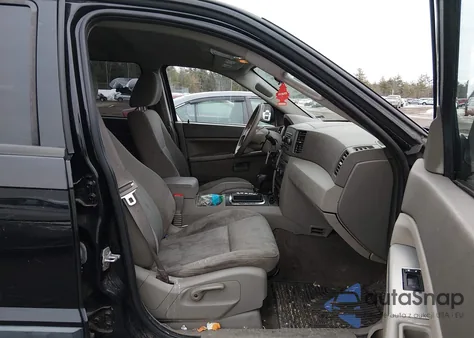 2007 Jeep Grand Cherokee Laredo z USA, uszkodzony, nr VIN 1J8GR48K47C681332